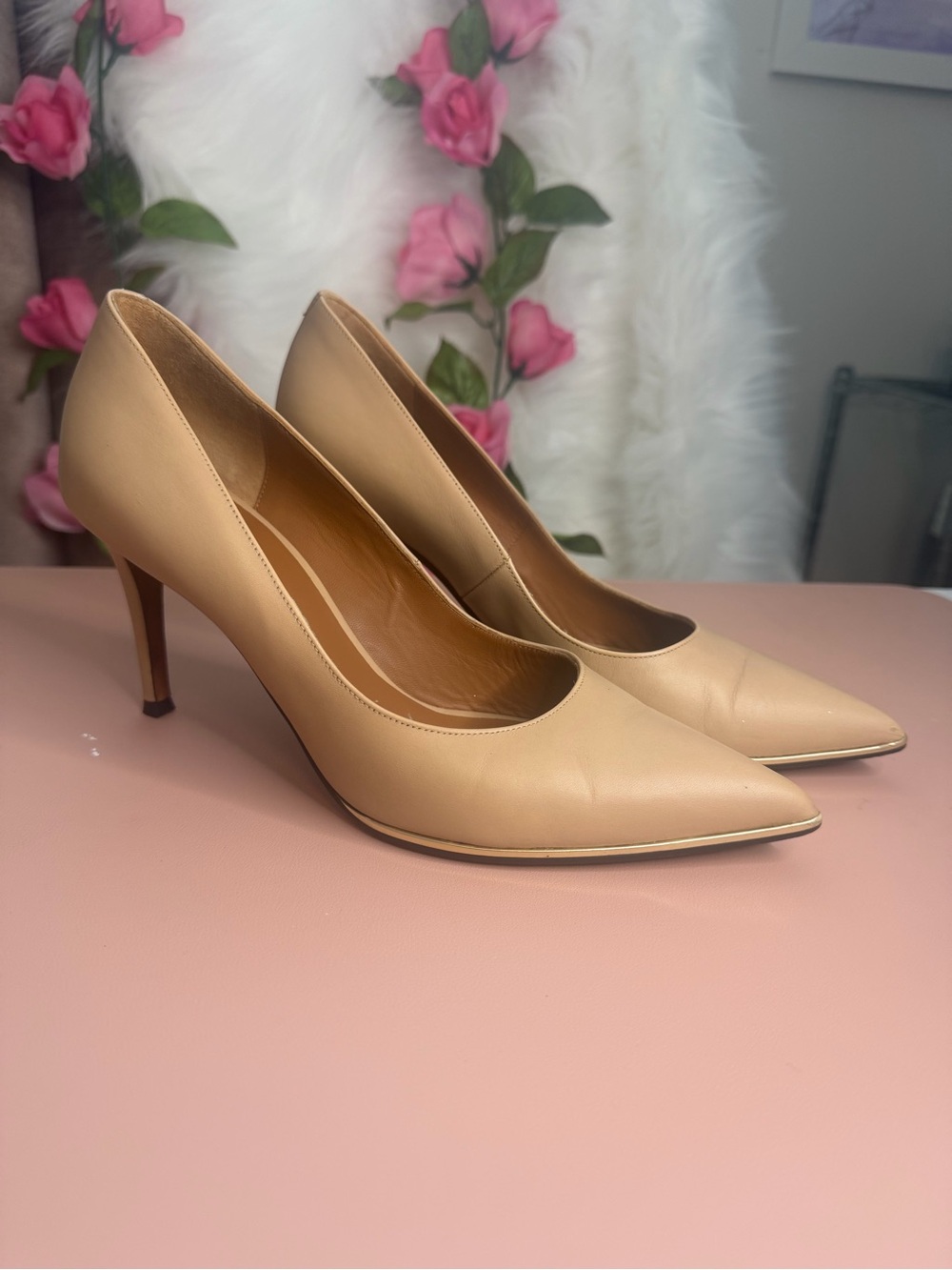 Givenchy Nude Leather Gold Welt Pointed Toe High Heel Pumps Shoes Made In Italy